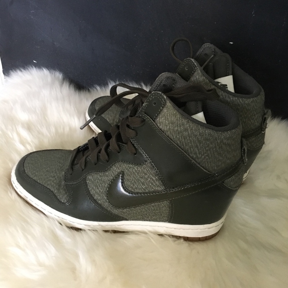 Nike sky hi dunk- olive green